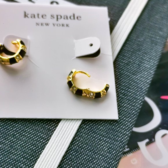 New Kate Spade Rare Form Striped Black Huggie Earrings Gold - Picture 3 of 3